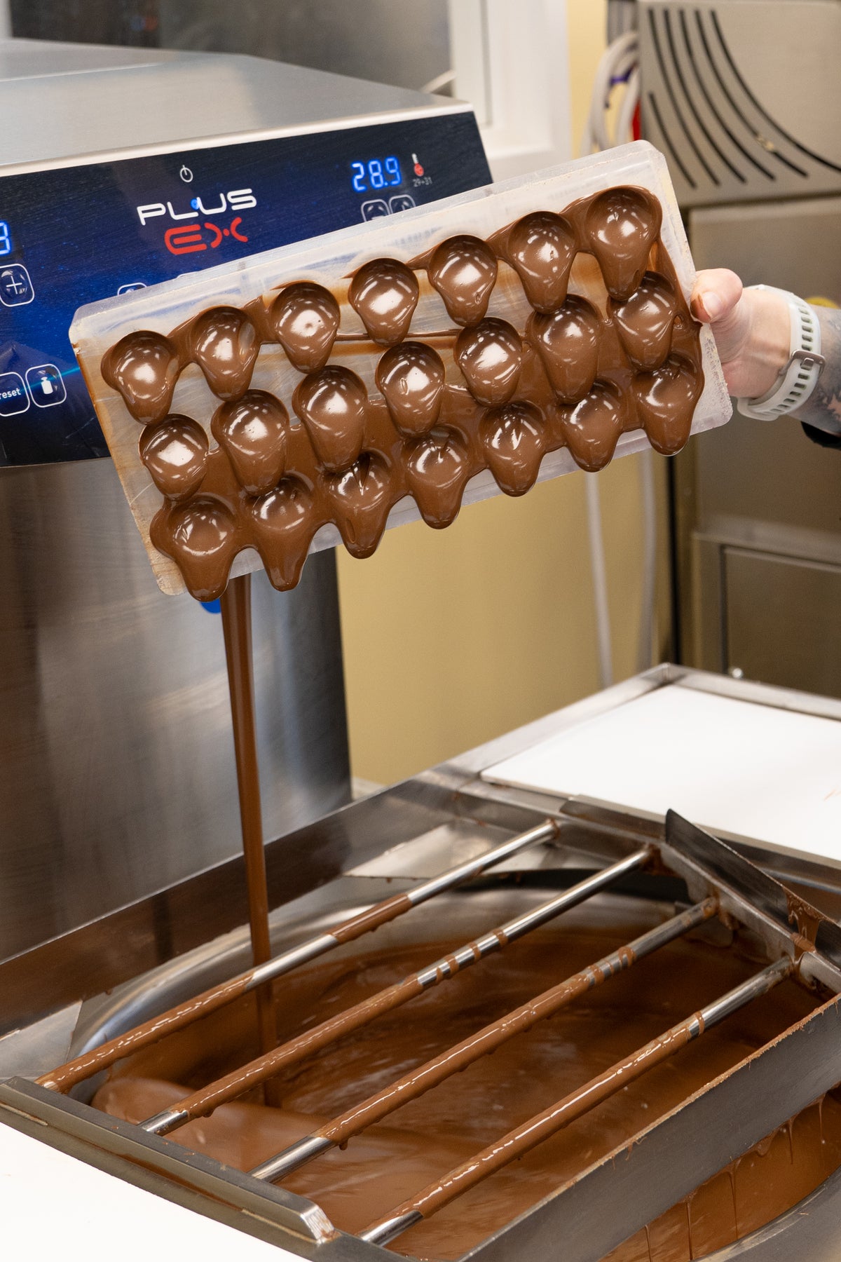 Build-Your-Own 16 Piece Bonbon Box