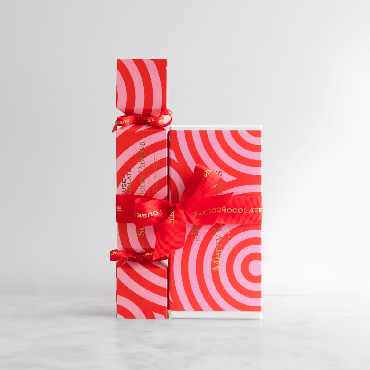 Summer Berry Pavlova Christmas Cracker & 10pc Bonbon Duo Gift