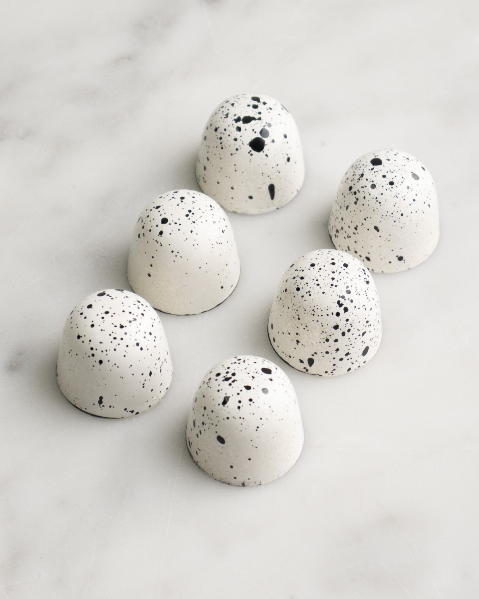 6 Piece Cookies & Cream Bonbon Selection Box